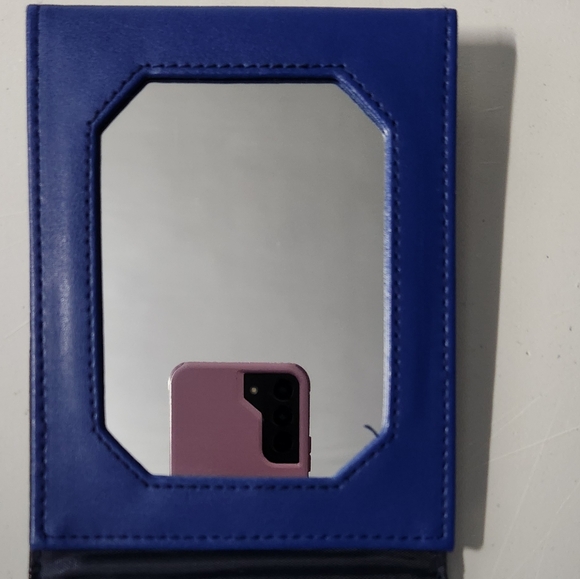 SeneGence International mirror blue embossed crocodile print dorm travel - Picture 6 of 6